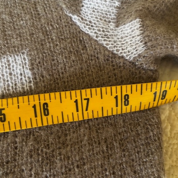 Women's - Press "I Want You to Stay" Beige & White Cross Sweater - Small - Picture 5 of 16